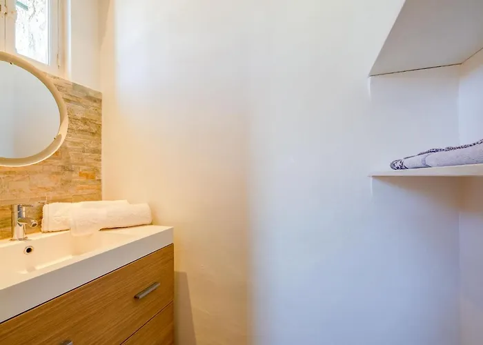 Cyrnos By Interhome Сент-Максім