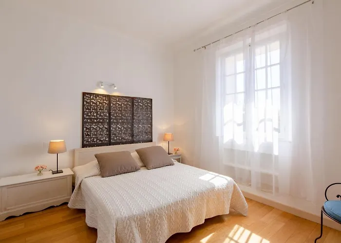 Cyrnos By Interhome Сент-Максім